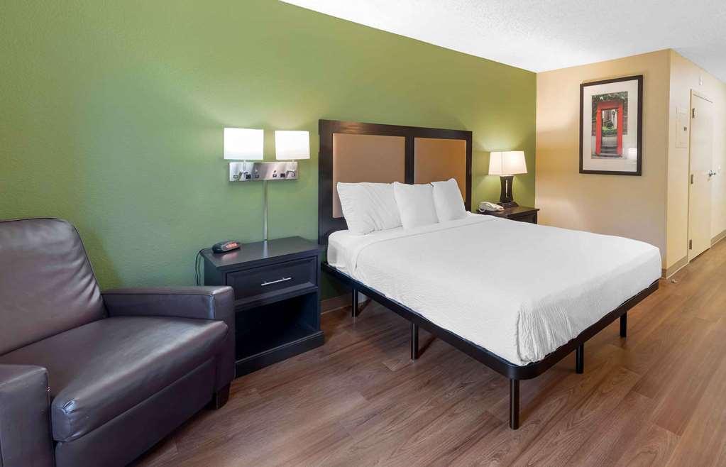 Extended Stay America Suites - Chicago - Schaumburg - I-90 Room photo